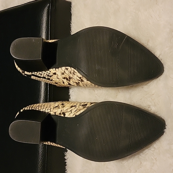Call It Spring Python print mules - Picture 5 of 11